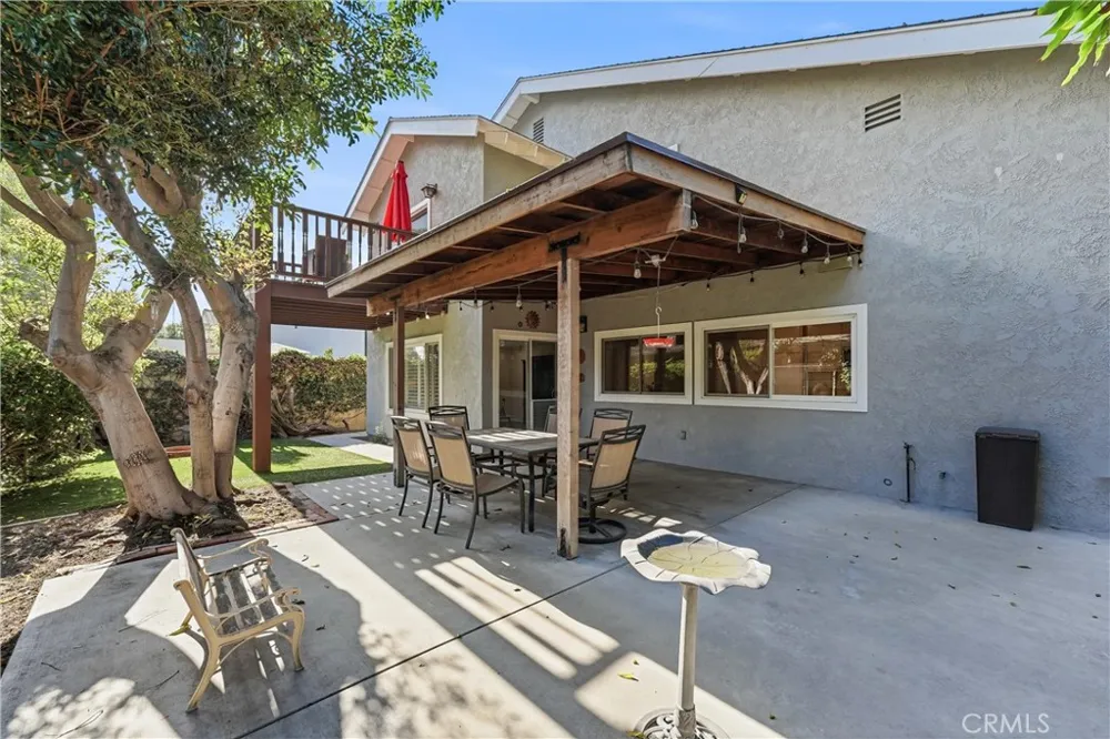 5872 Meadowbrook Drive Huntington Beach, CA 92649