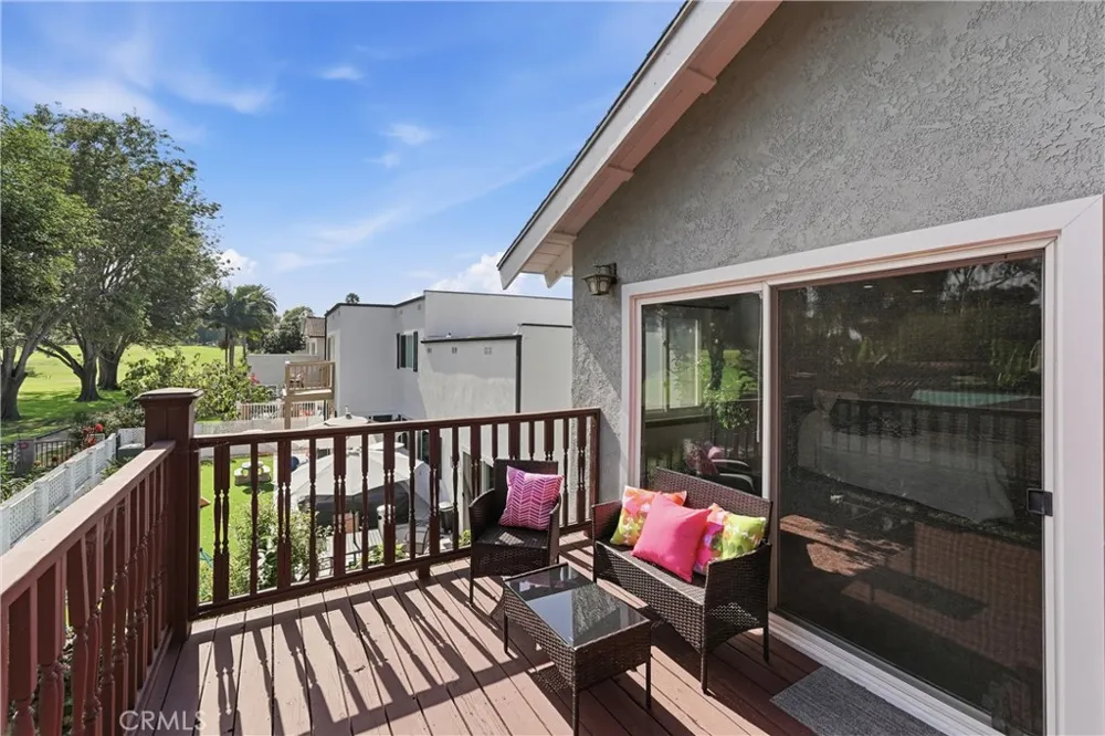 5872 Meadowbrook Drive Huntington Beach, CA 92649