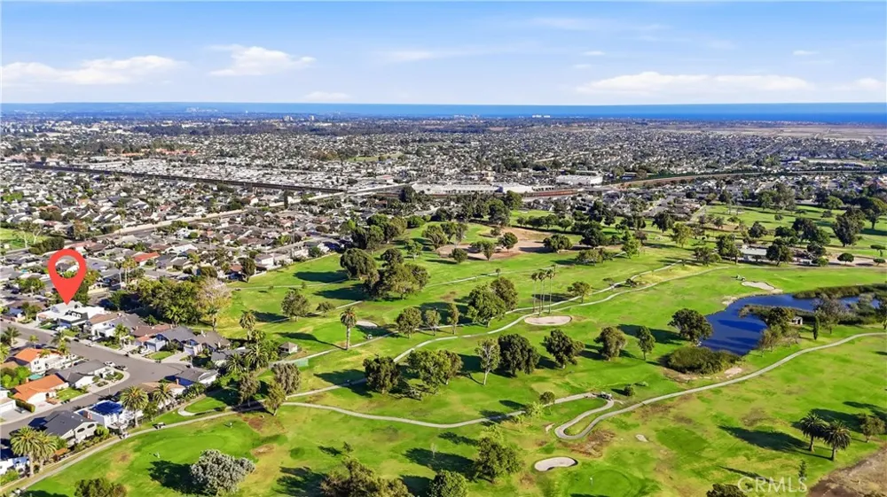 5872 Meadowbrook Drive Huntington Beach, CA 92649