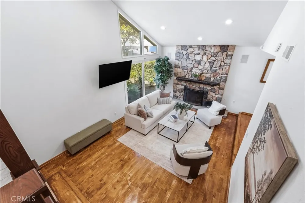 5872 Meadowbrook Drive Huntington Beach, CA 92649