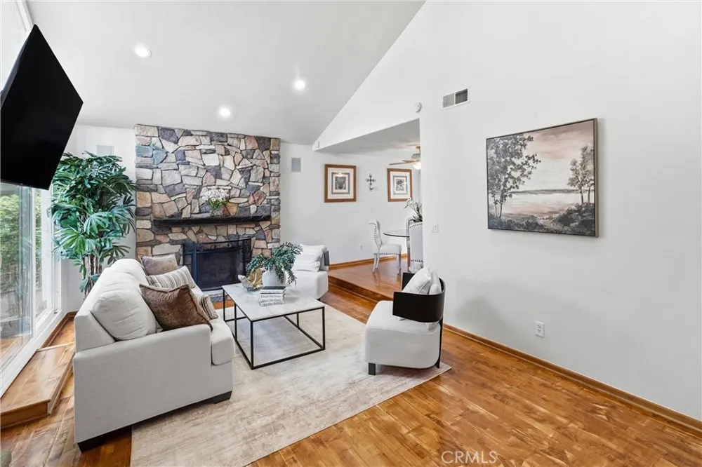 5872 Meadowbrook Drive Huntington Beach, CA 92649