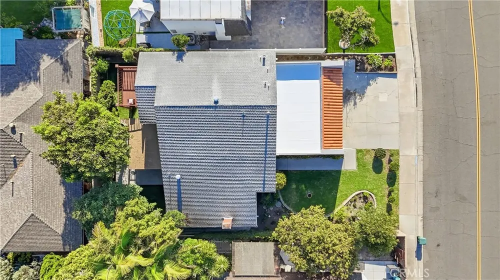 5872 Meadowbrook Drive Huntington Beach, CA 92649