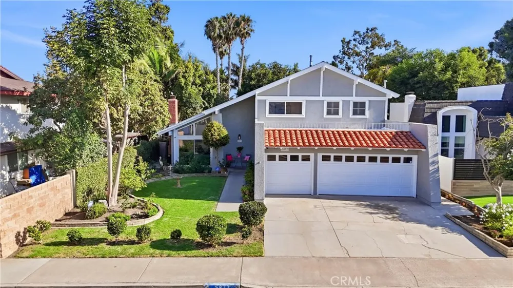 5872 Meadowbrook Drive Huntington Beach, CA 92649