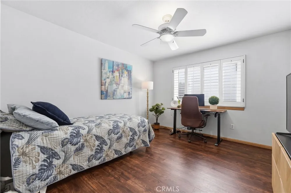 5872 Meadowbrook Drive Huntington Beach, CA 92649