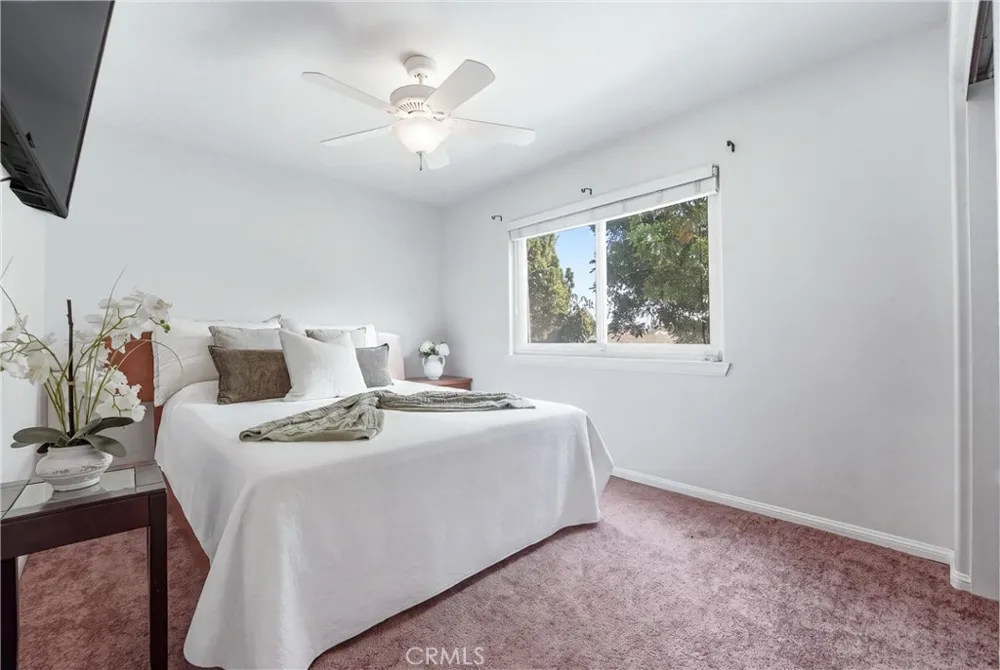 5872 Meadowbrook Drive Huntington Beach, CA 92649