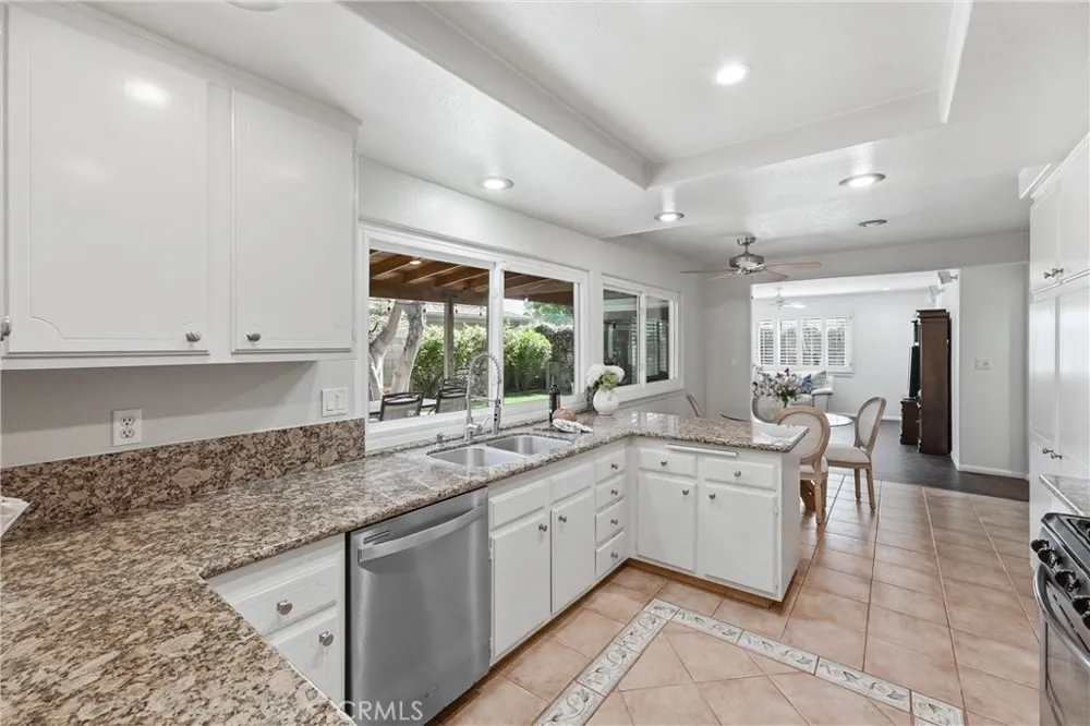 5872 Meadowbrook Drive Huntington Beach, CA 92649