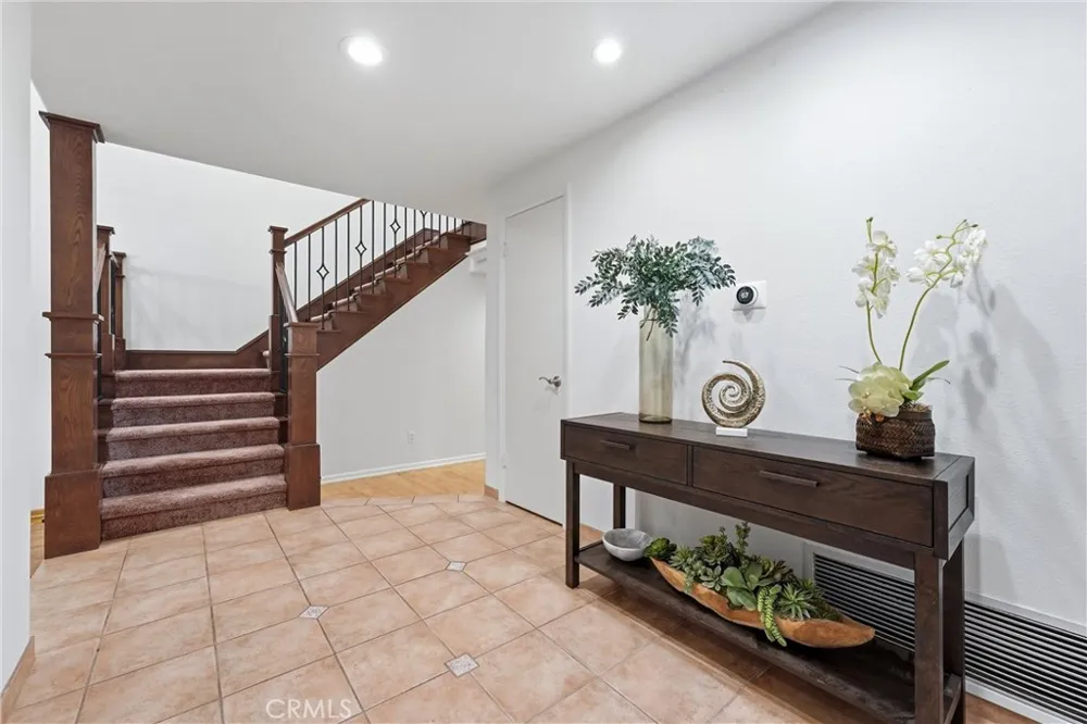 5872 Meadowbrook Drive Huntington Beach, CA 92649