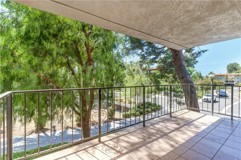 2393 Via Mariposa W #1D Laguna Woods, CA 92637