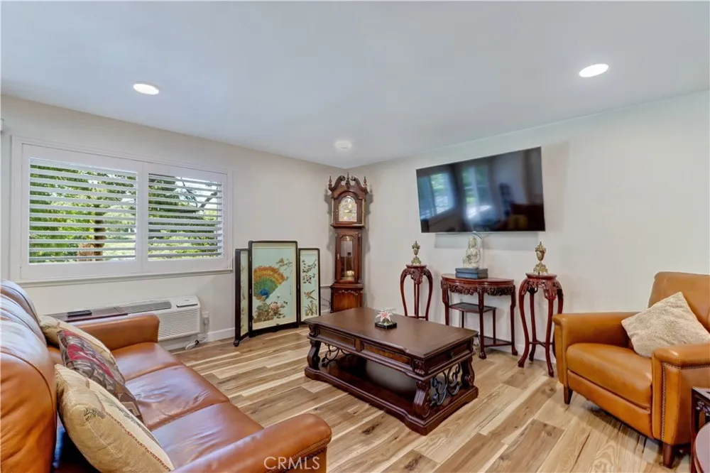 2393 Via Mariposa W #1D Laguna Woods, CA 92637