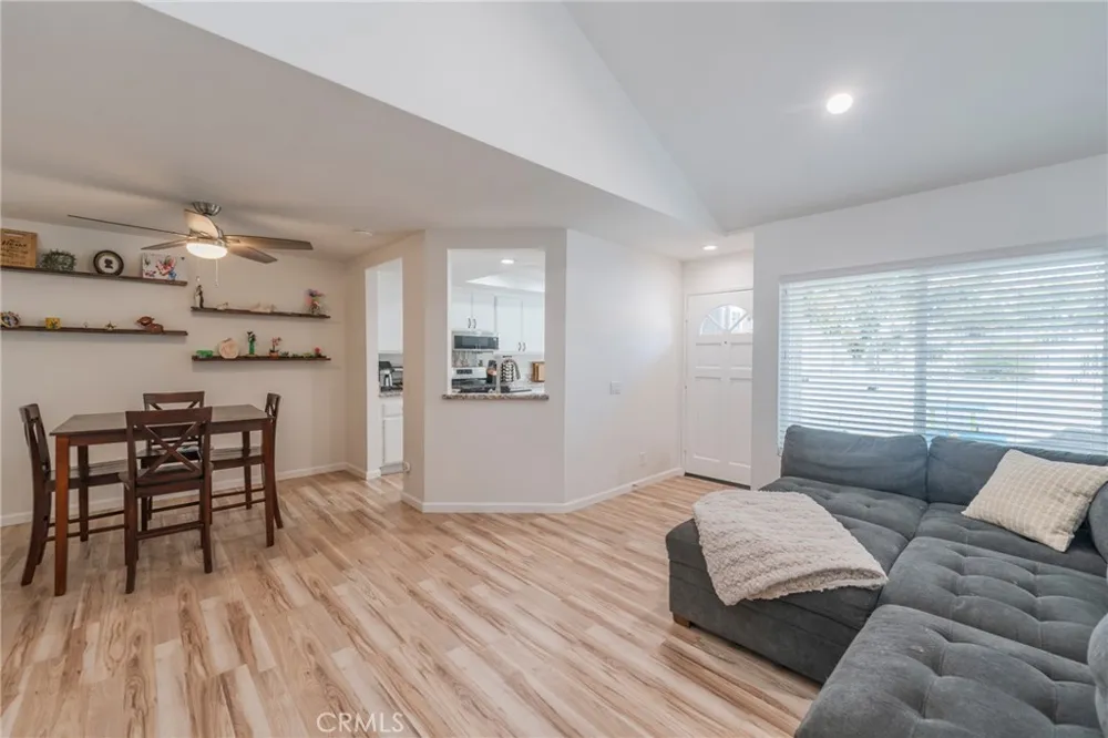 23 Vista Colinas Rancho Santa Margarita, CA 92688