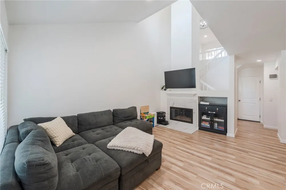 23 Vista Colinas Rancho Santa Margarita, CA 92688