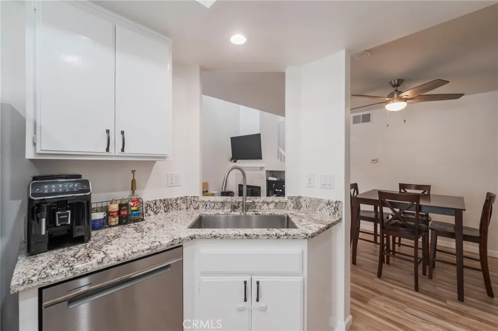 23 Vista Colinas Rancho Santa Margarita, CA 92688