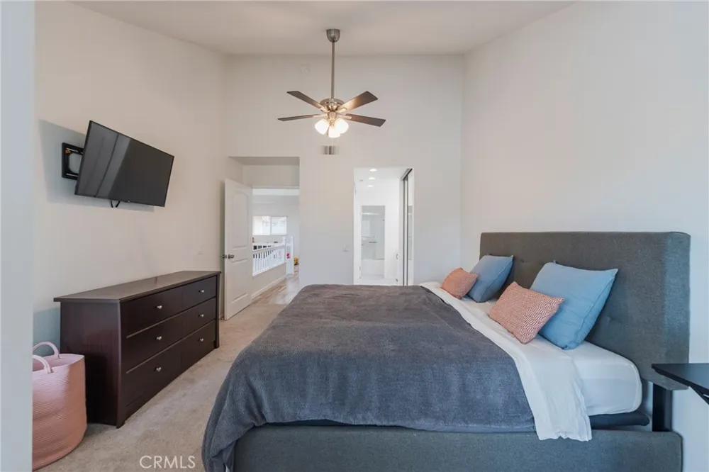 23 Vista Colinas Rancho Santa Margarita, CA 92688