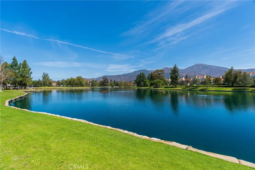 23 Vista Colinas Rancho Santa Margarita, CA 92688