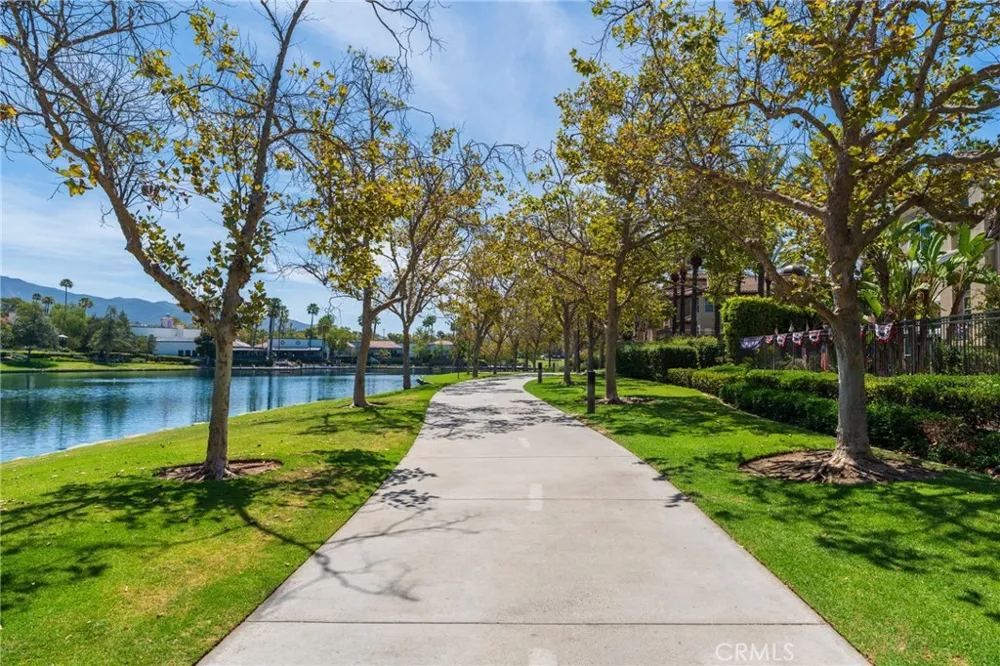 23 Vista Colinas Rancho Santa Margarita, CA 92688