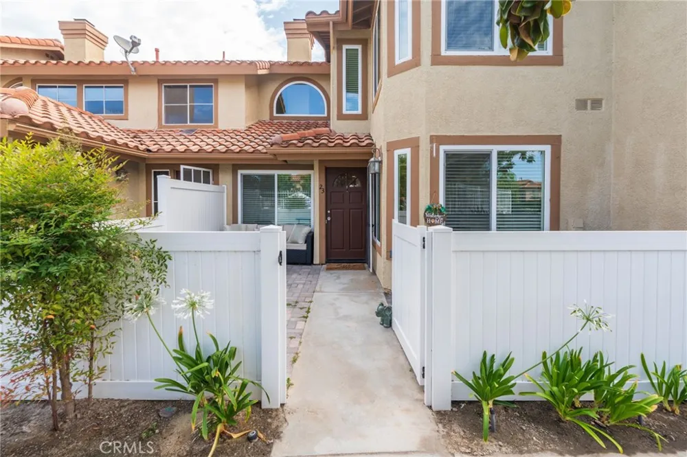 23 Vista Colinas Rancho Santa Margarita, CA 92688