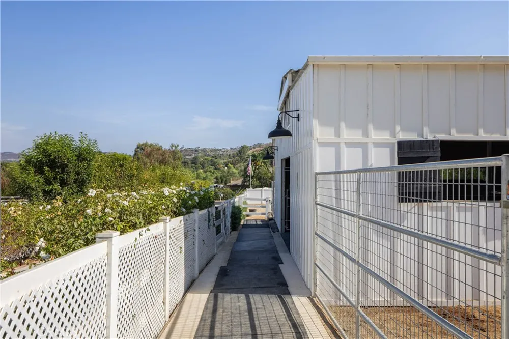 10903 Meads Orange, CA 92869