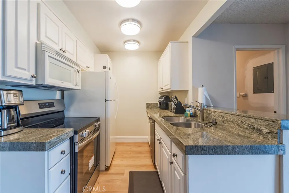 8163 Redlands Street #56 Playa del Rey, CA 90293