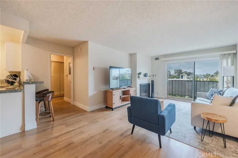 8163 Redlands Street #56 Playa del Rey, CA 90293
