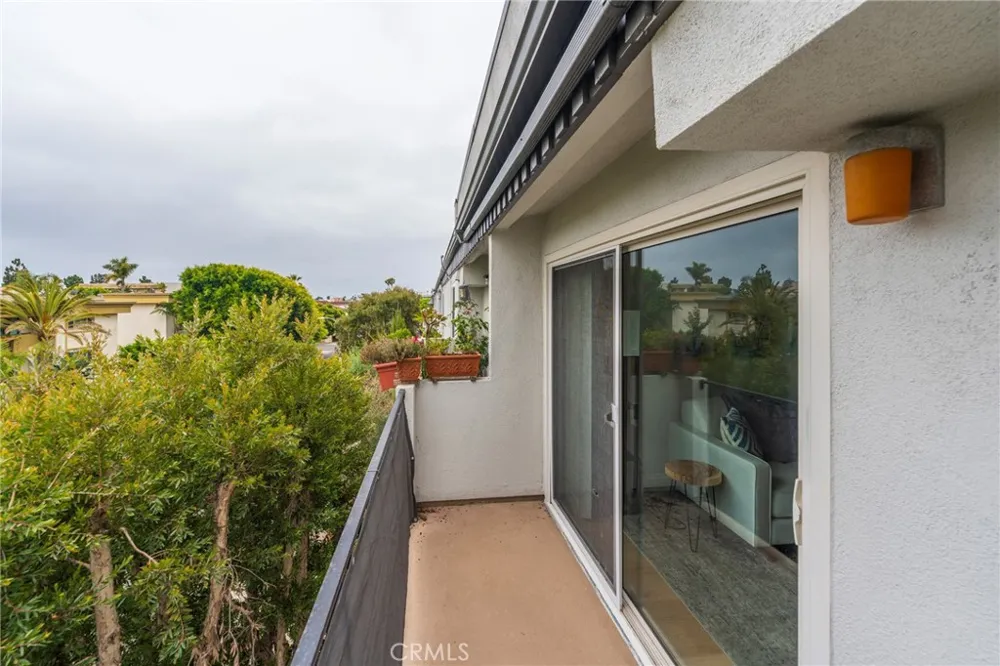 8163 Redlands Street #56 Playa del Rey, CA 90293