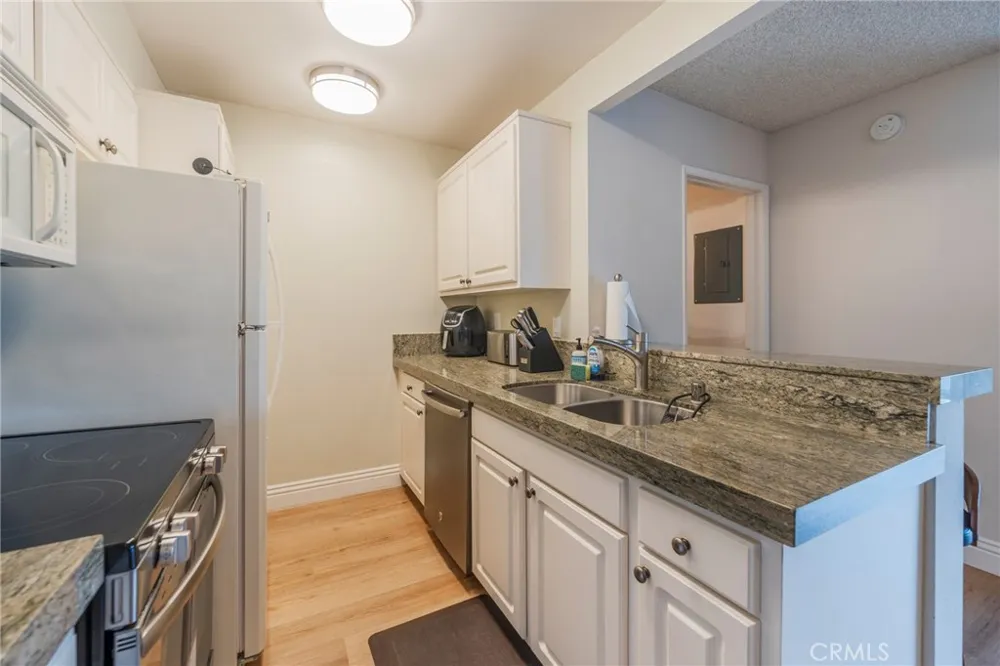 8163 Redlands Street #56 Playa del Rey, CA 90293