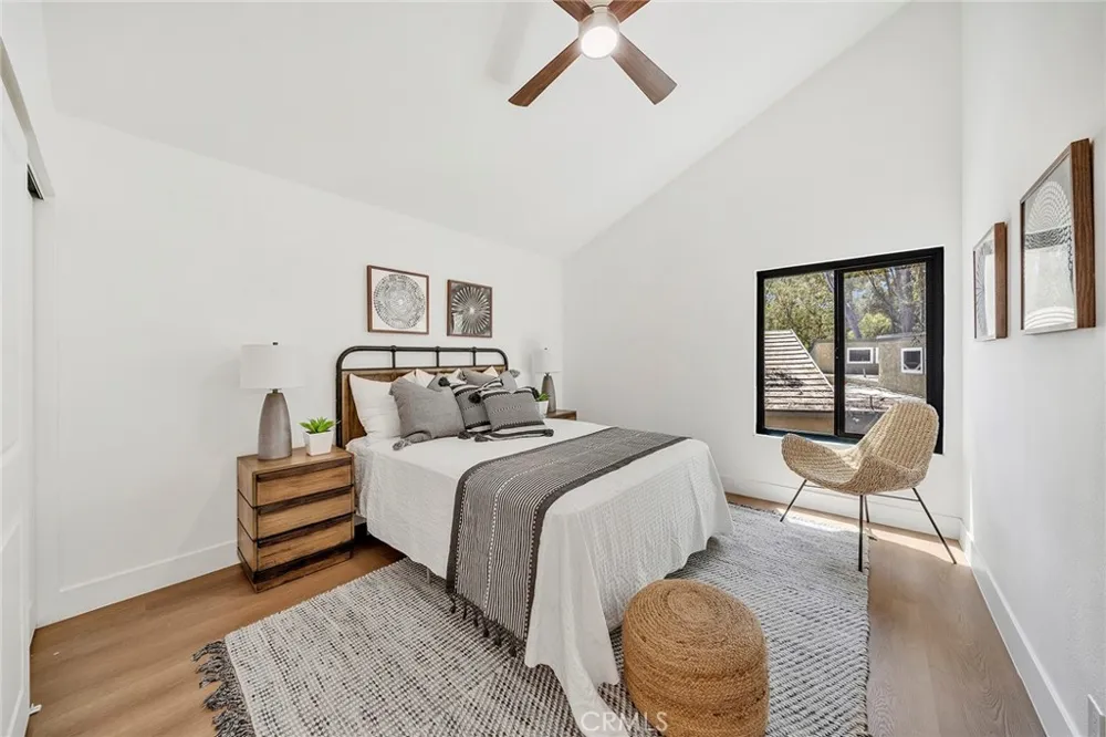 25031 Castlewood Lake Forest, CA 92630