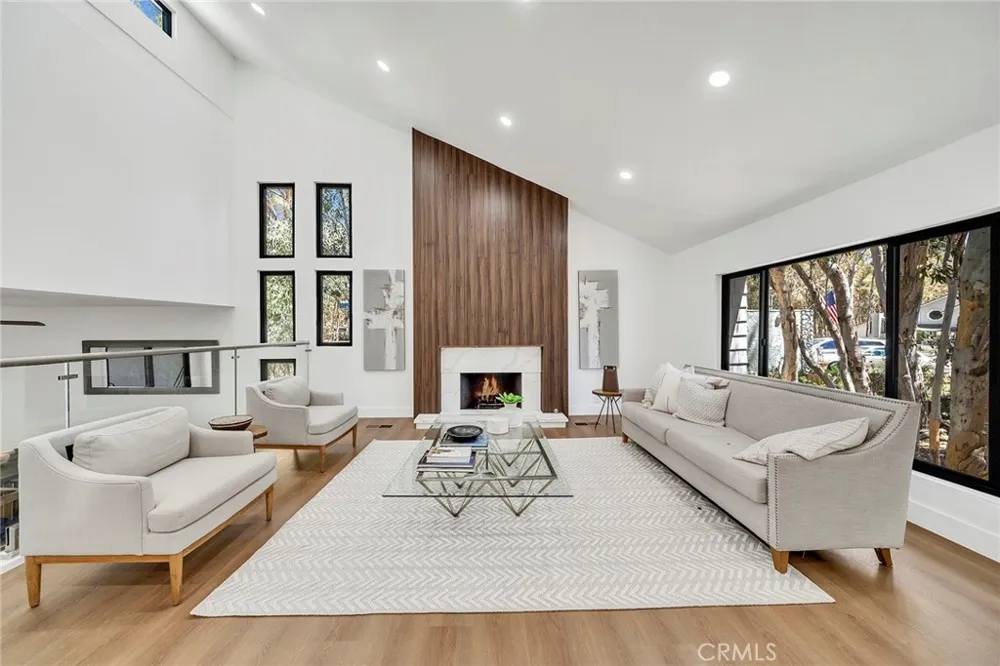 25031 Castlewood Lake Forest, CA 92630