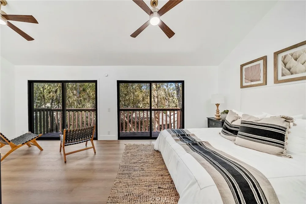 25031 Castlewood Lake Forest, CA 92630