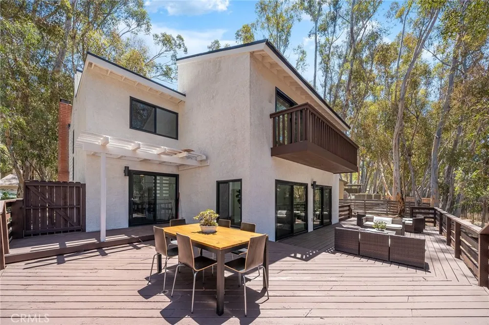25031 Castlewood Lake Forest, CA 92630