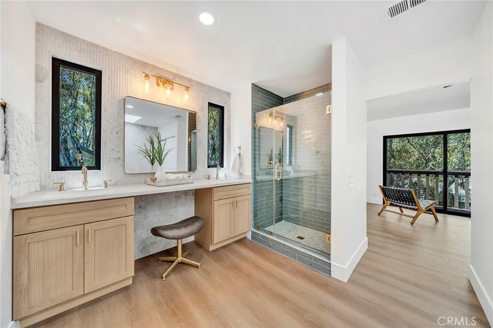 25031 Castlewood Lake Forest, CA 92630
