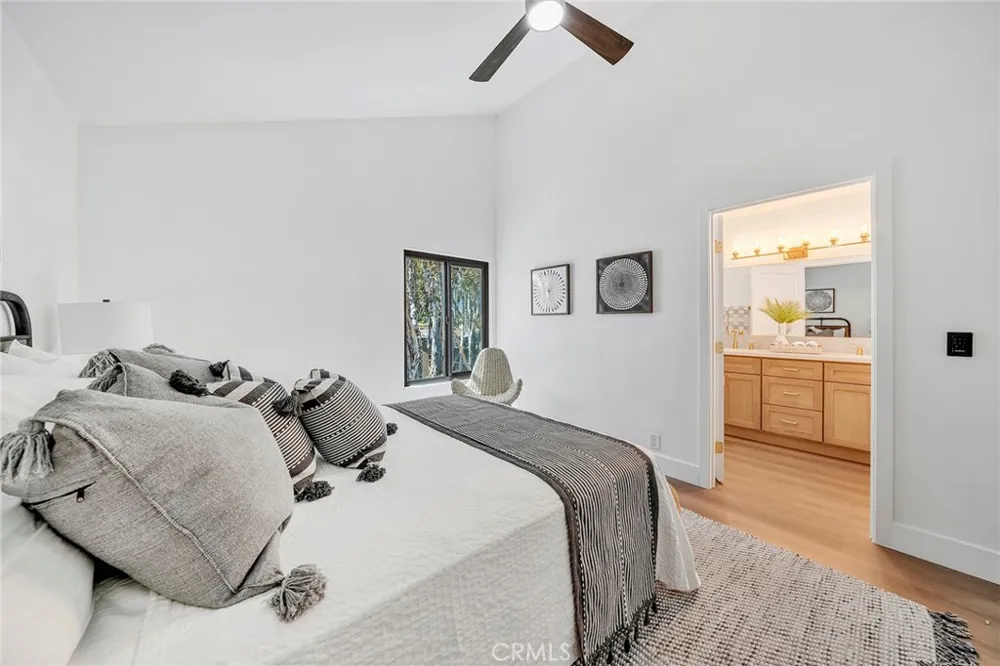 25031 Castlewood Lake Forest, CA 92630