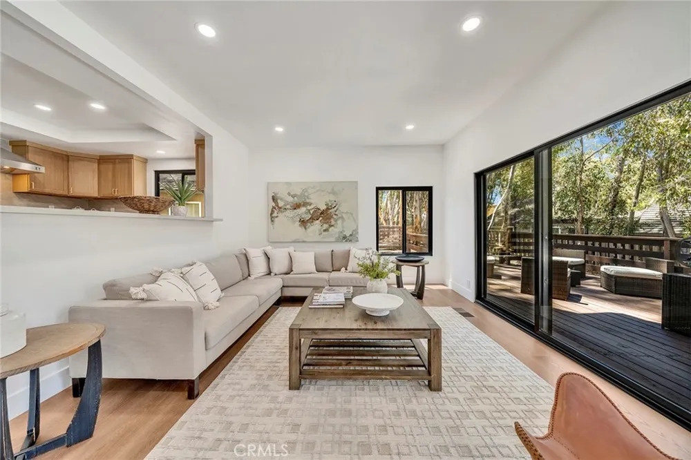 25031 Castlewood Lake Forest, CA 92630
