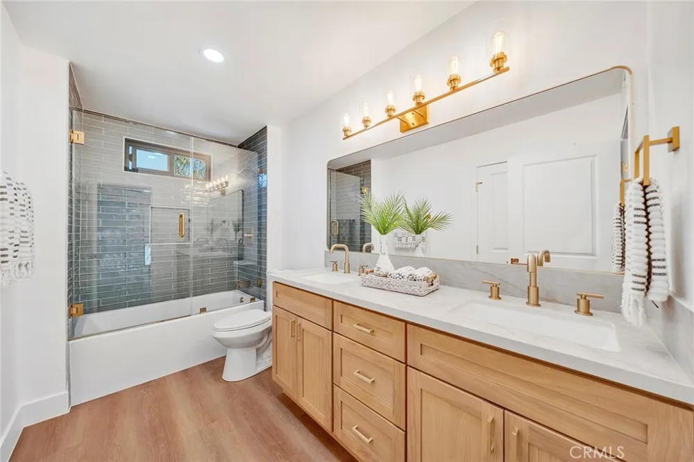 25031 Castlewood Lake Forest, CA 92630