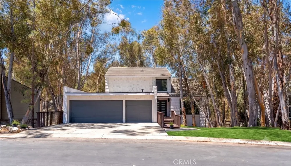 25031 Castlewood Lake Forest, CA 92630