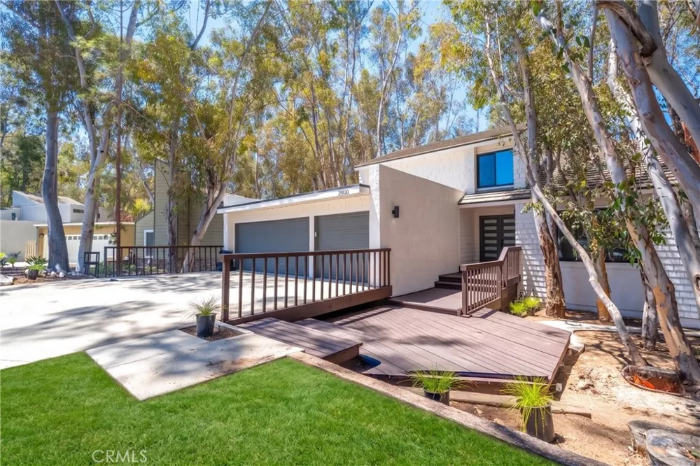 25031 Castlewood Lake Forest, CA 92630