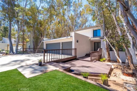 25031 Castlewood