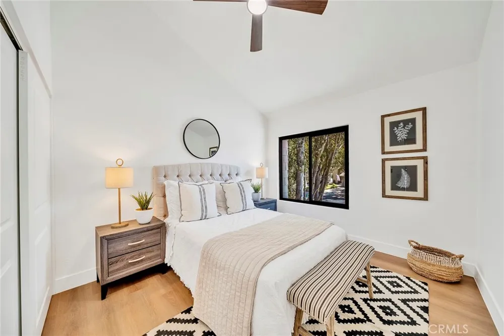25031 Castlewood Lake Forest, CA 92630