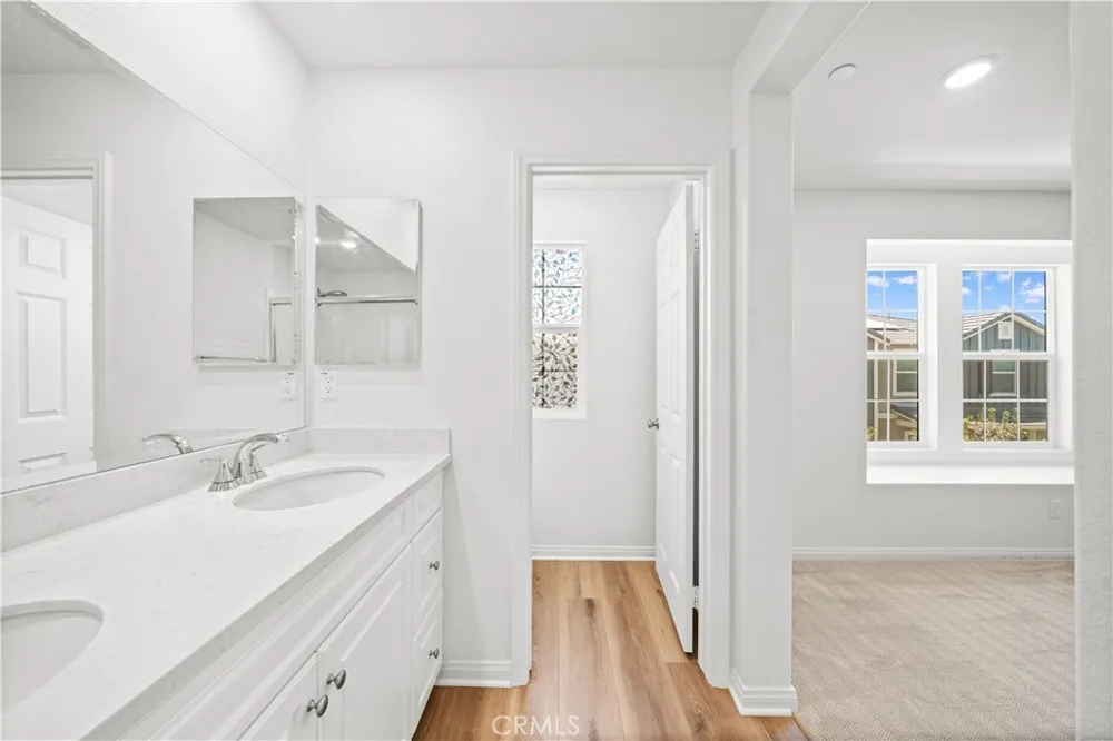 3923 E Carmel Privado Ontario, CA 91761