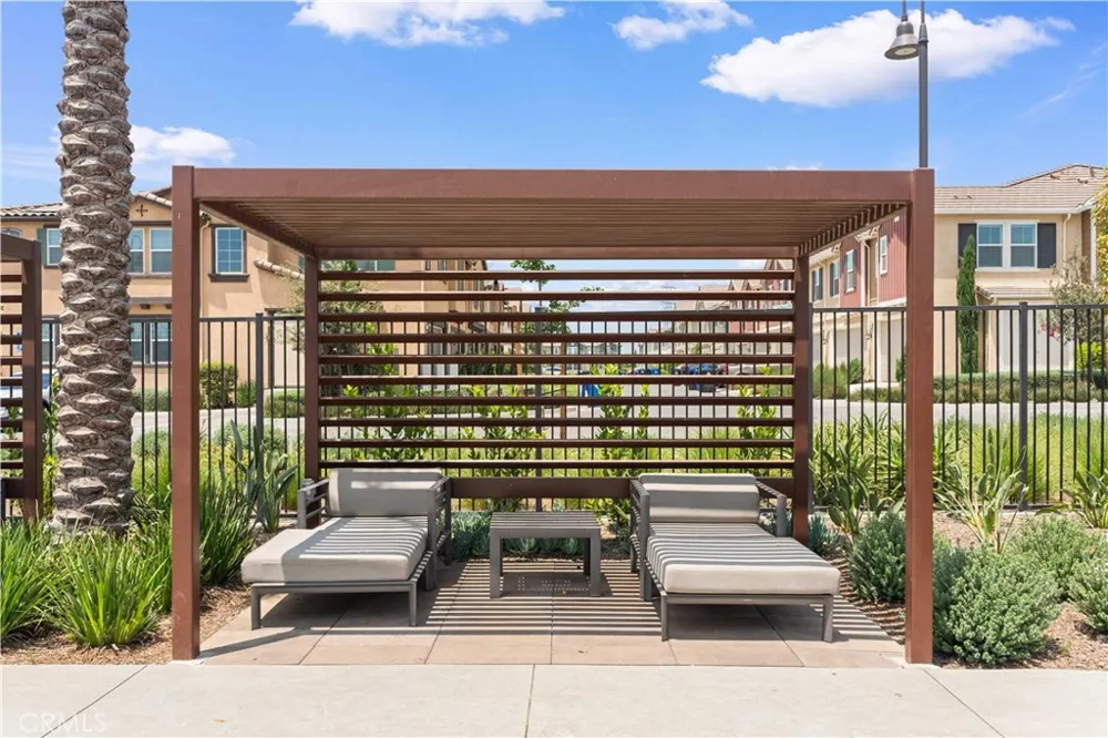 3923 E Carmel Privado Ontario, CA 91761