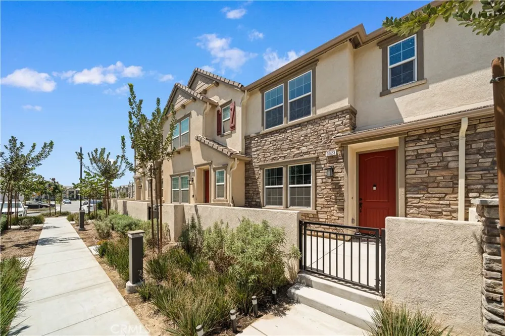 3923 E Carmel Privado Ontario, CA 91761