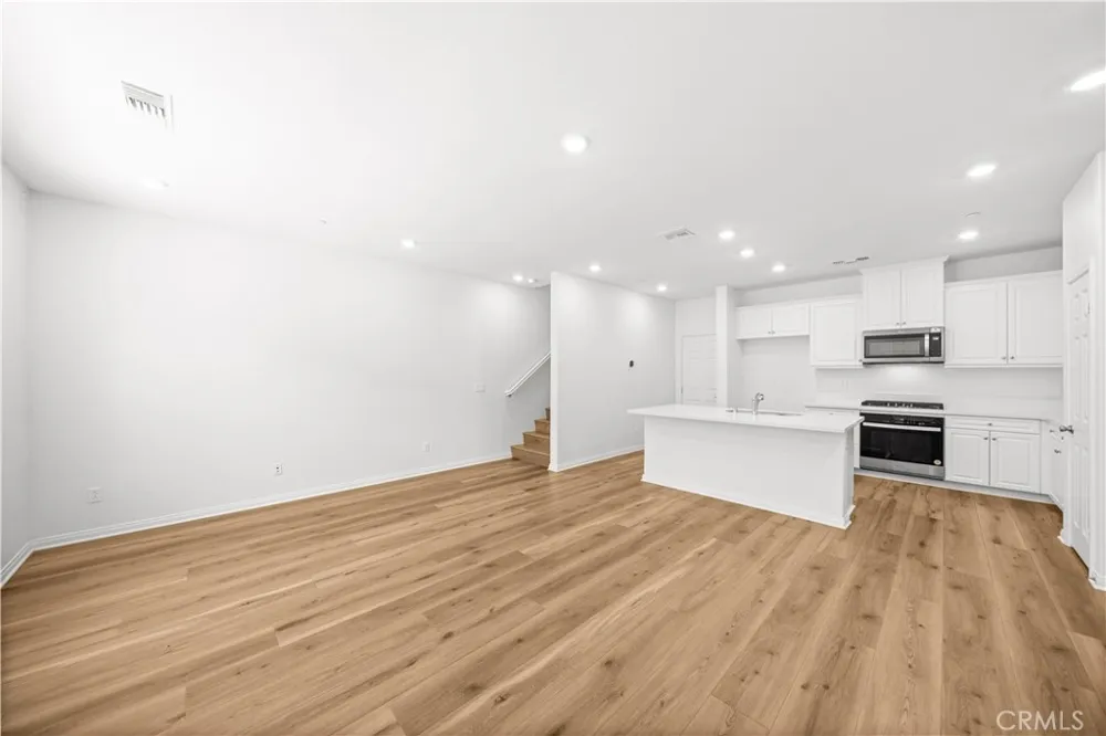 3923 E Carmel Privado Ontario, CA 91761