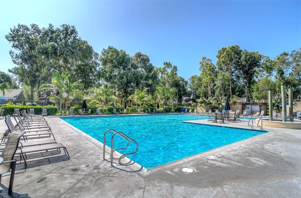 19532 Sandcastle Huntington Beach, CA 92648