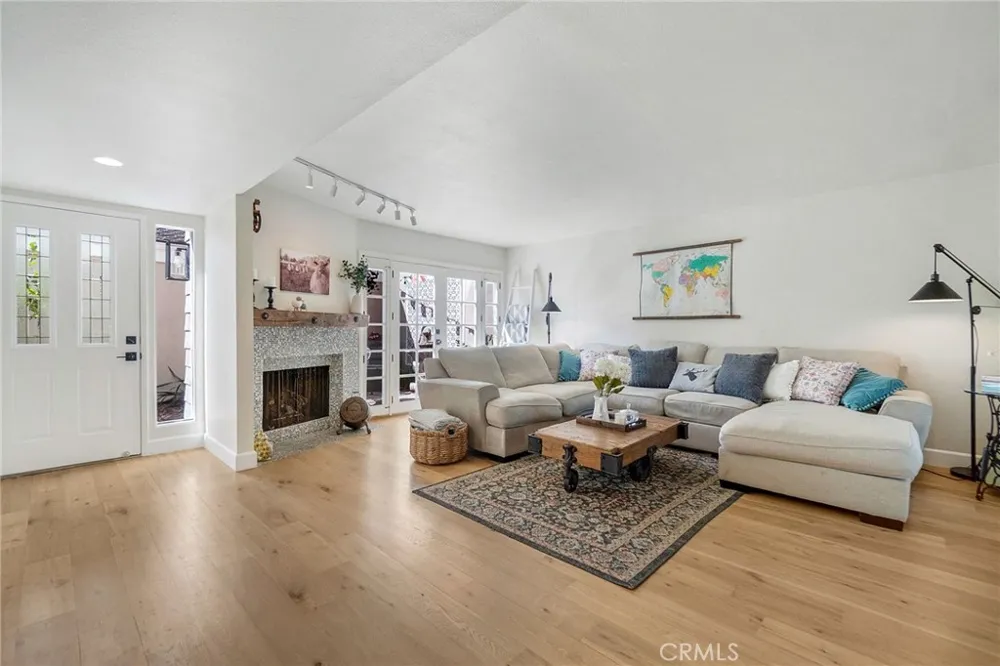19532 Sandcastle Huntington Beach, CA 92648