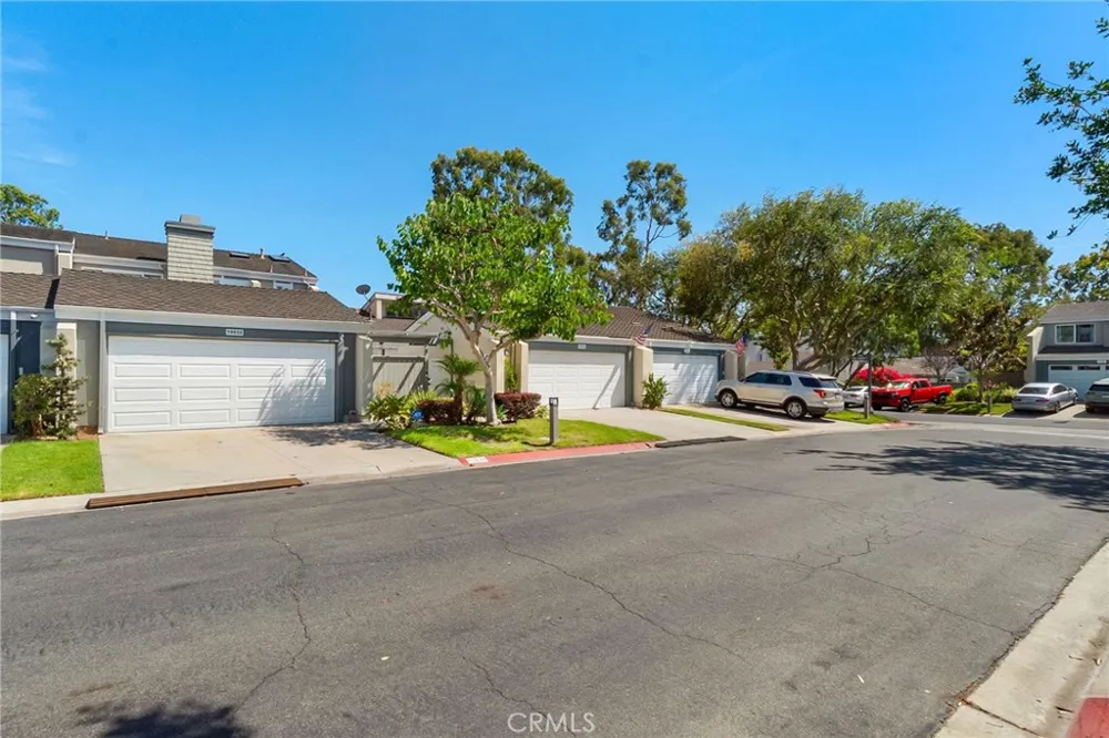 19532 Sandcastle Huntington Beach, CA 92648