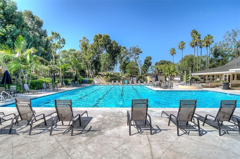 19532 Sandcastle Huntington Beach, CA 92648