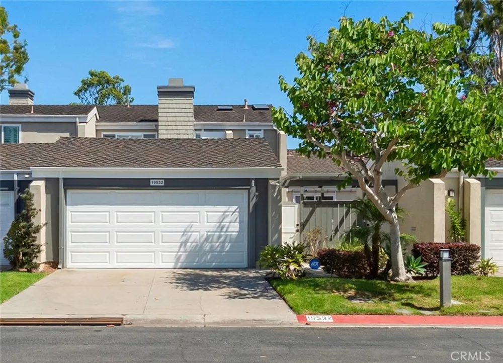 19532 Sandcastle Huntington Beach, CA 92648