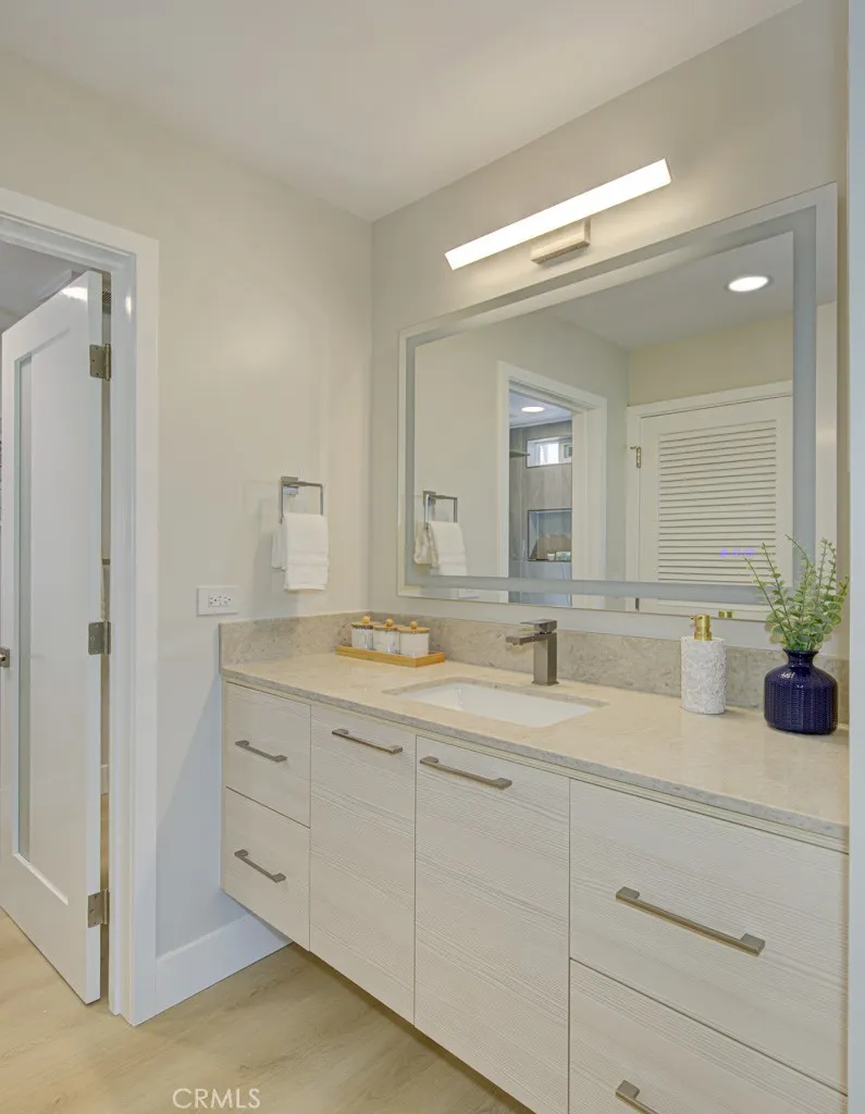 2386 Via Mariposa West W #2F Laguna Woods, CA 92637