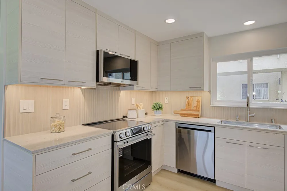 2386 Via Mariposa West W #2F Laguna Woods, CA 92637