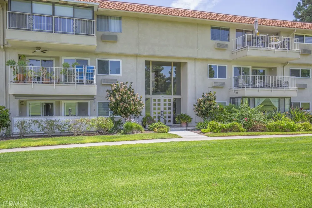 2386 Via Mariposa West W #2F Laguna Woods, CA 92637