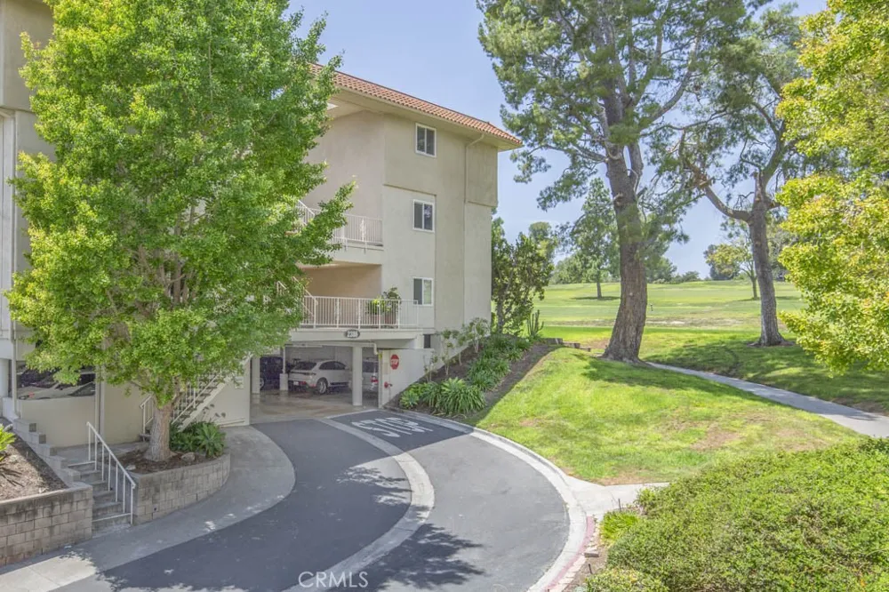 2386 Via Mariposa West W #2F Laguna Woods, CA 92637